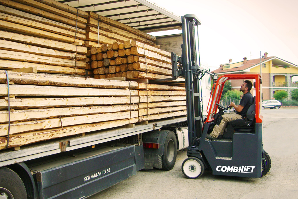 Combilift – Combi Cb – Multi Directional Counterbalance Forklift – Handling Long Loads 8211 Building Supply 8211 Diy 8211 Offloading 8211 Timber 8211 Lumber 6841